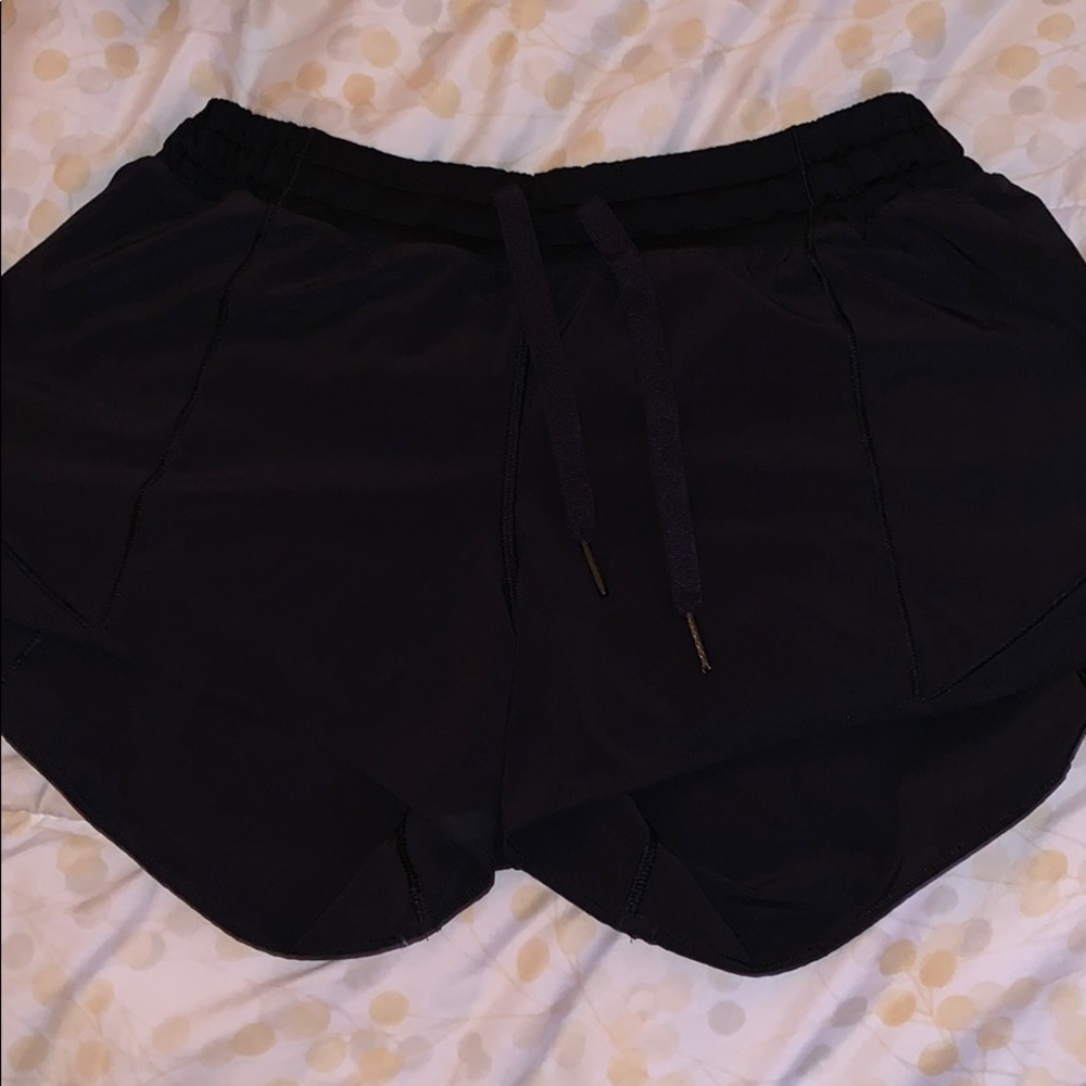 Black Hotty hot shorts 4”